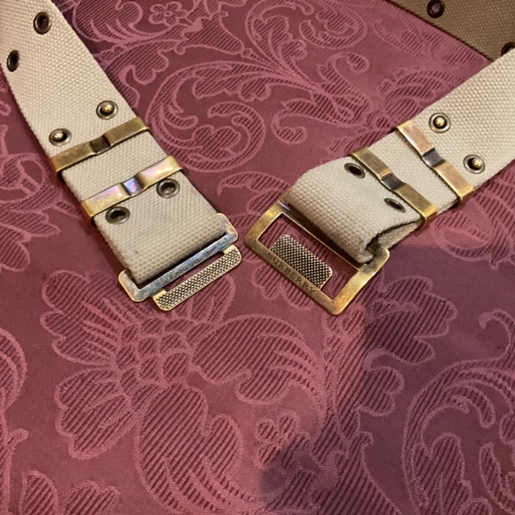 Burberry  Beige Canvas Eyelet Belt 30”/75cm - Picture 3 of 15